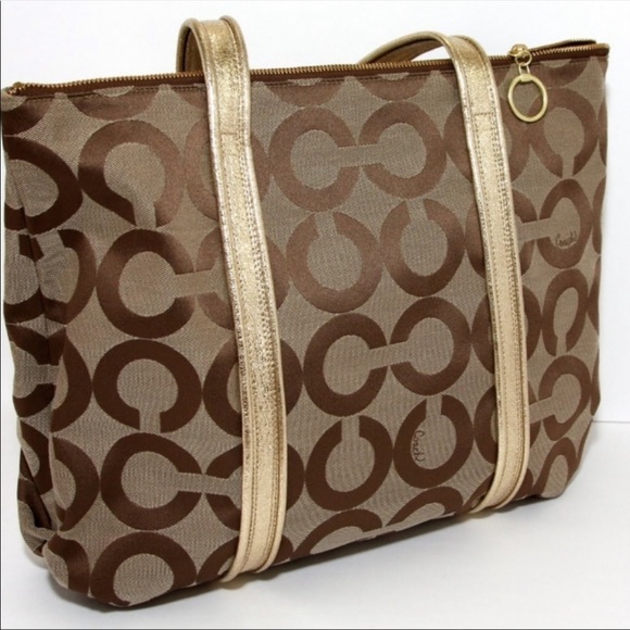 Coach Poppy - Picture 8 of 8